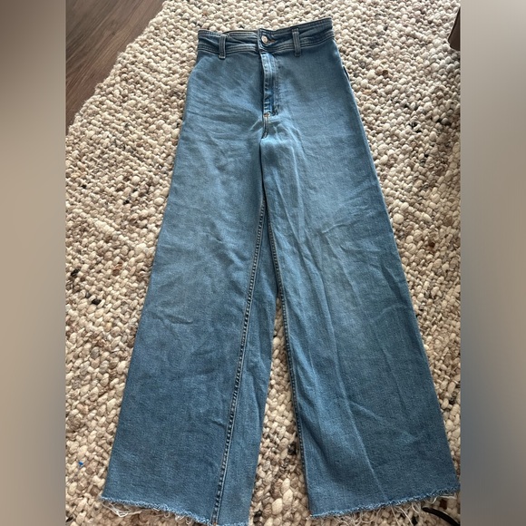 Zara high rise flare jeans - Picture 2 of 3